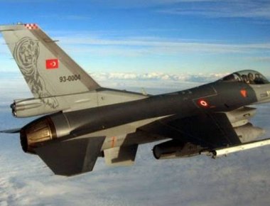 Σε έξι παραβιάσεις του εθνικού εναέριου χώρου προχώρησαν πέντε τουρκικά αεροσκάφη